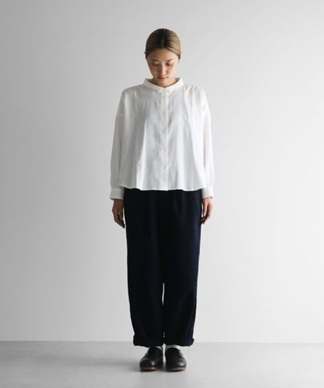HUIS | シャトルコーデュロイワイドパンツ（細畝・ダークネイビー）【ユニセックス】504