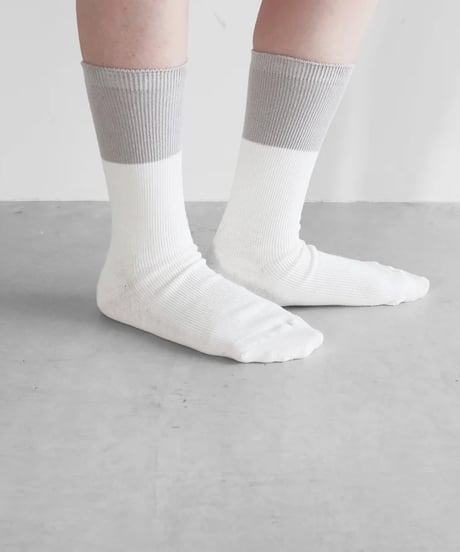 HUIS |［HUISのくつした］コットンリネン（グレーホワイト）【ユニセックス22cm-27cm】