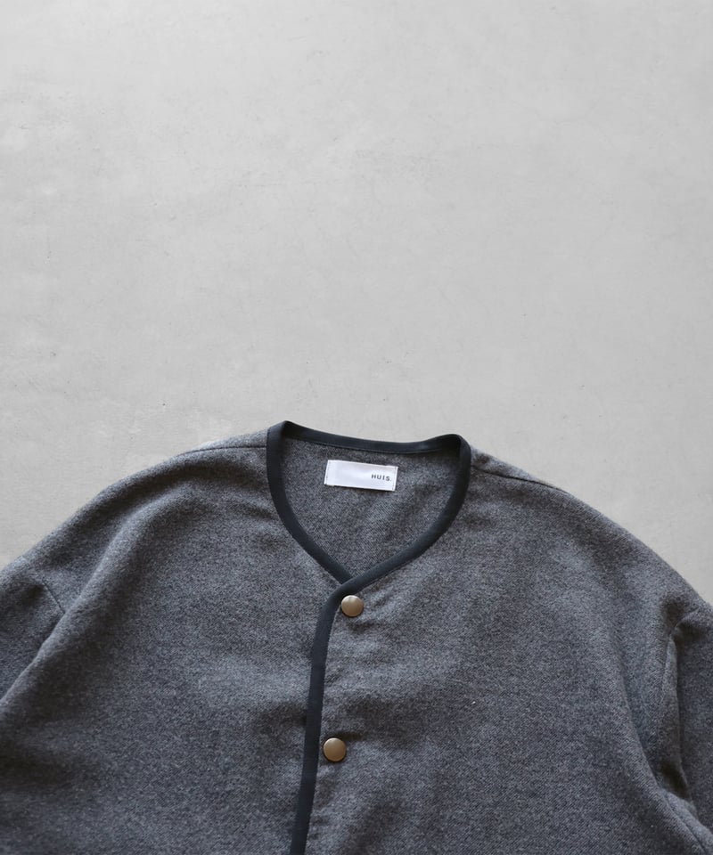 HUIS |ヤクウール綾ネルパイピングブルゾン（ダークグレー
