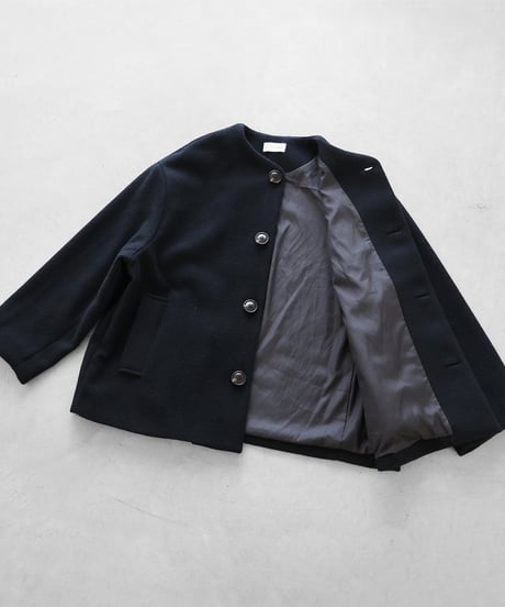 HUIS | “HUIS×尾州”縮絨ウールフランネルノーカラーショートコート（ブラック）【ユニセックス】326