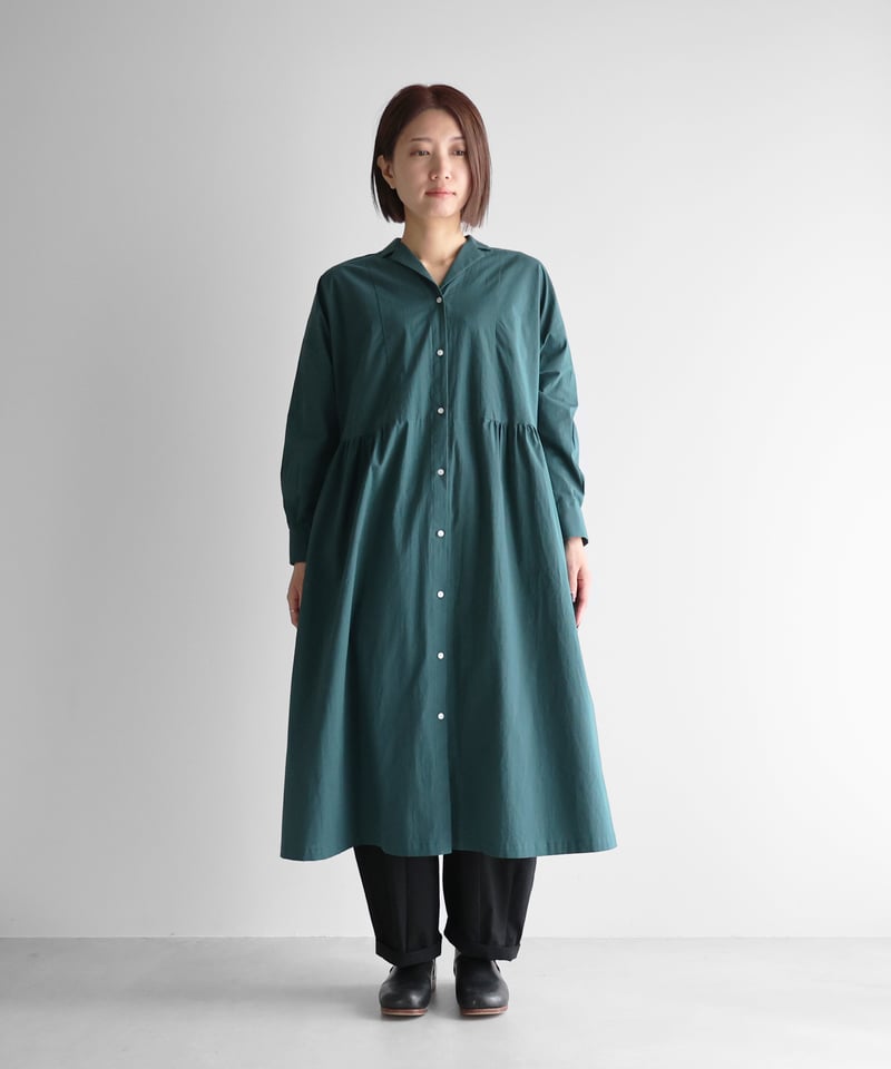HUIS | コードレーンオープンカラーワンピース（ダークグリーン