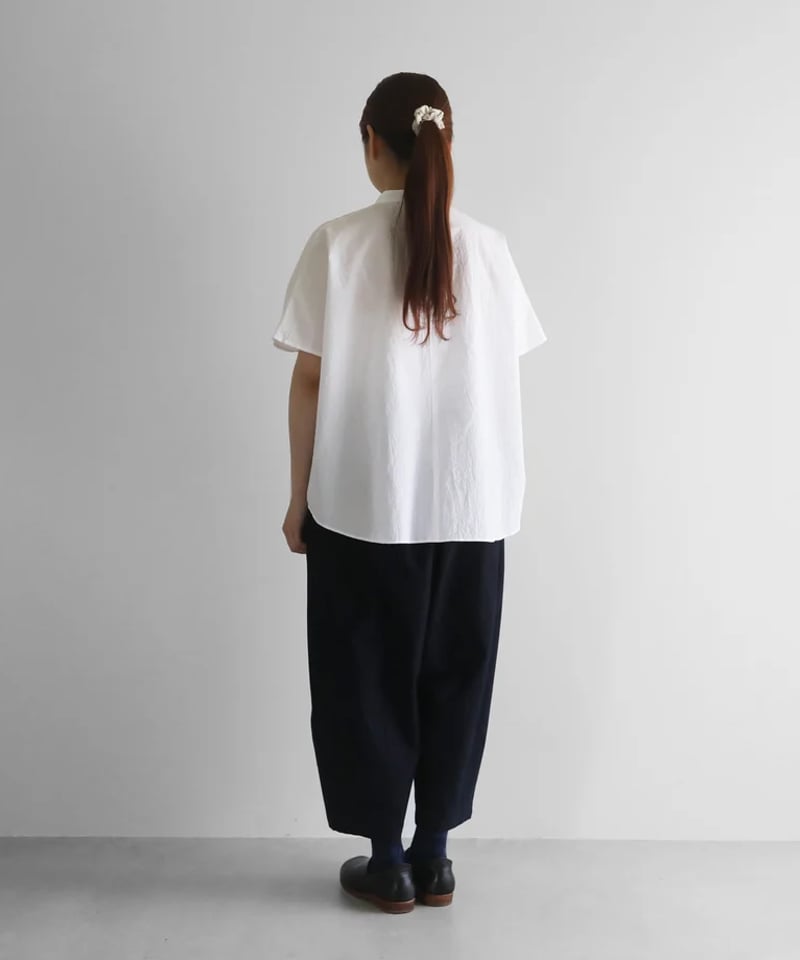 HUIS |コードレーンバンドカラー半袖ワイドブラウス （白）【レディス