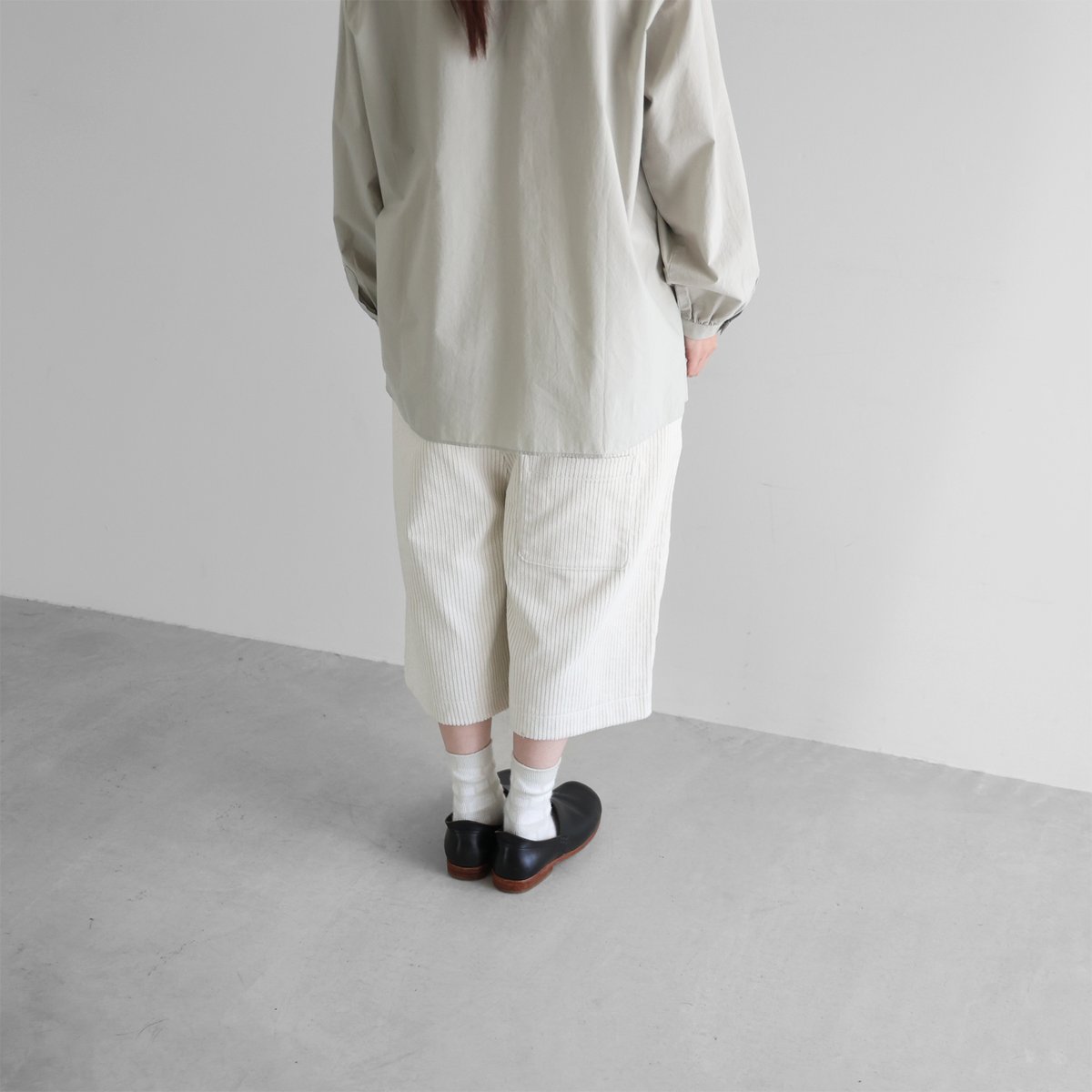 HUIS ほぼ日コラボ シャトルコーデュロイワイドパンツ極太畝 オフ