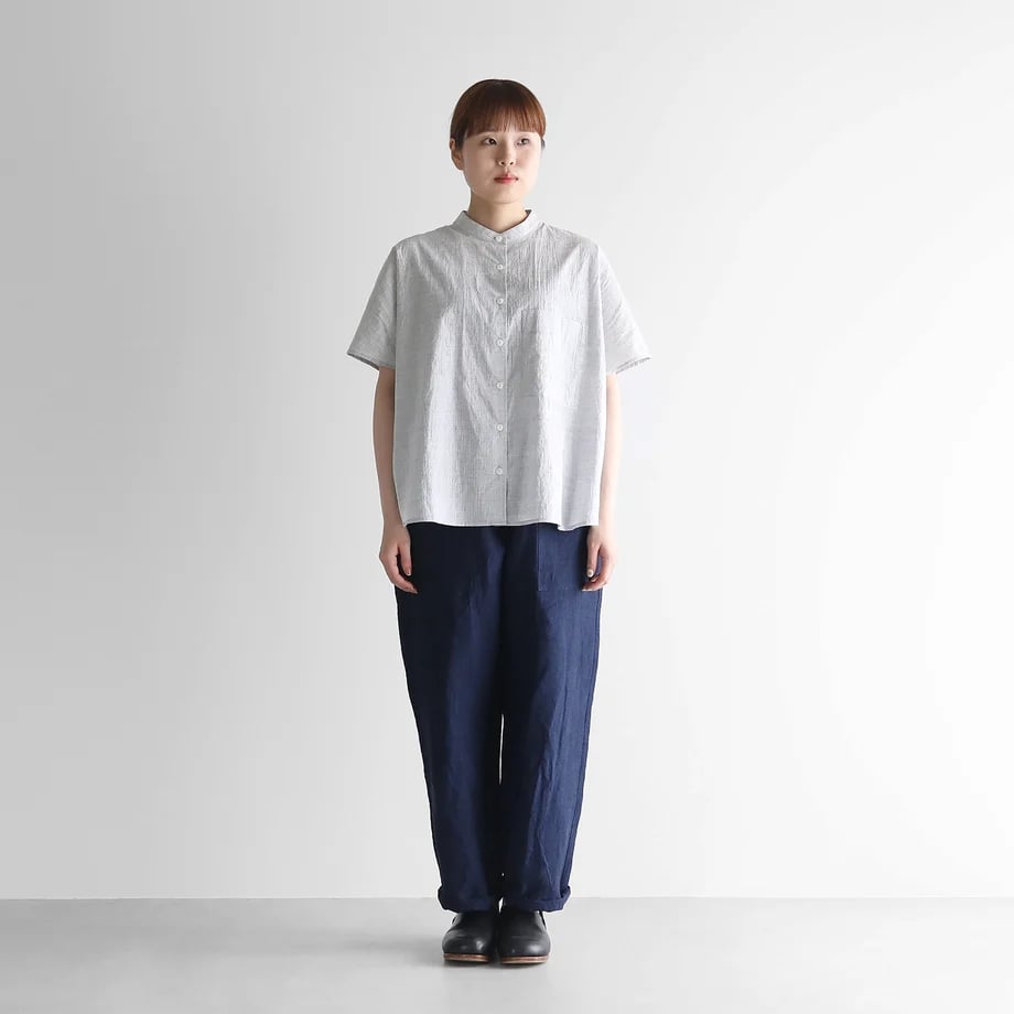 HUIS |コードレーンバンドカラー半袖ワイドブラウス （トップ糸グレー