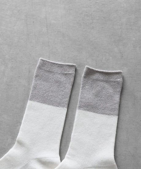 HUIS |［HUISのくつした］コットンリネン（グレーホワイト）【ユニセックス22cm-27cm】