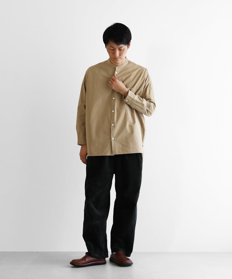 HUIS |やわらかコットンバンドカラーオーバーシャツ（ベージュ