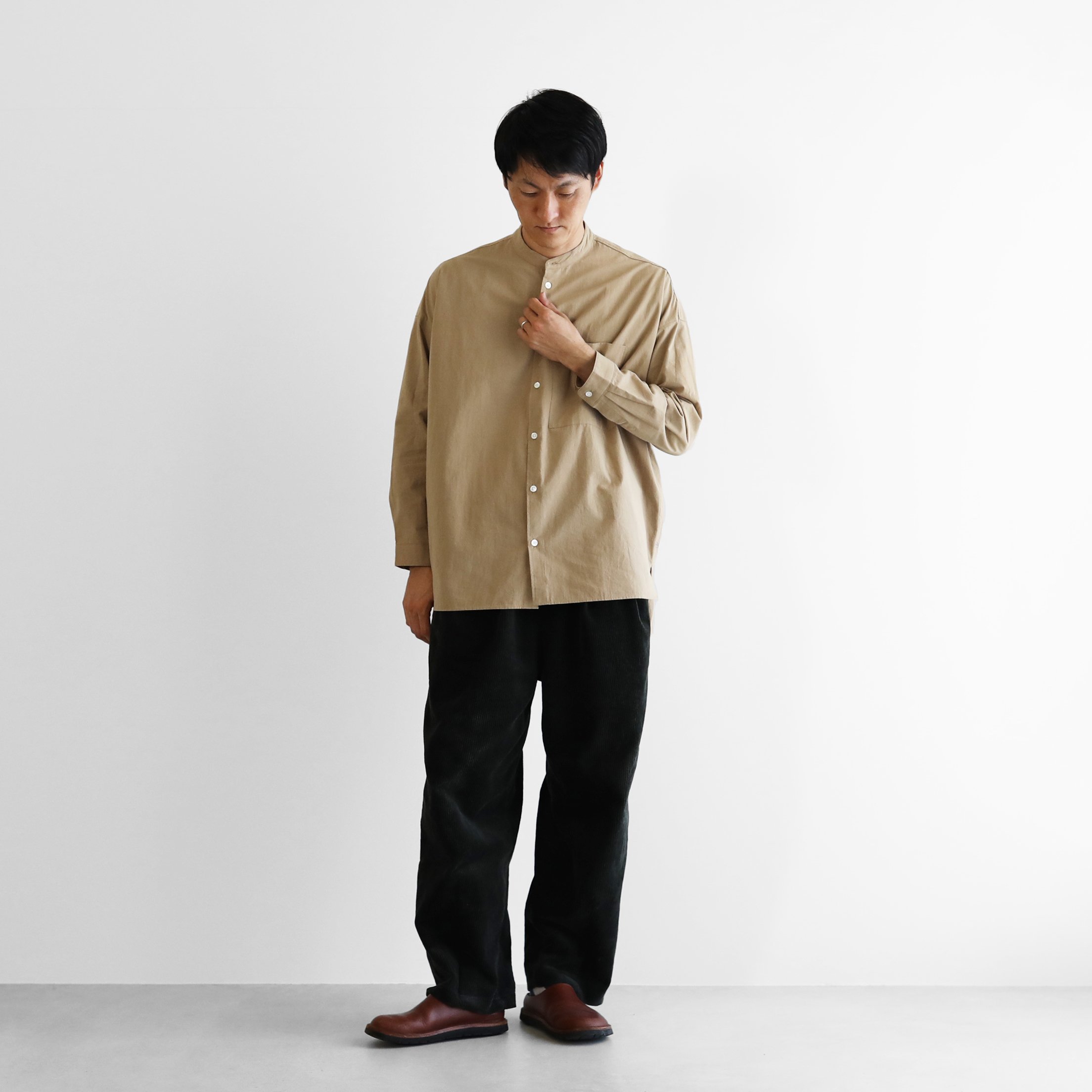 HUIS |やわらかコットンバンドカラーオーバーシャツ（ベージュ）【ユニ