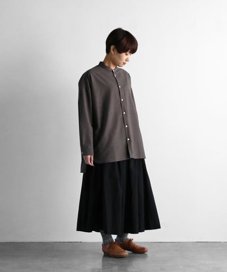 HUIS | スヴィンオックスフォードバンドカラーオーバーシャツ（チャコールグレー）【ユニセックス】015