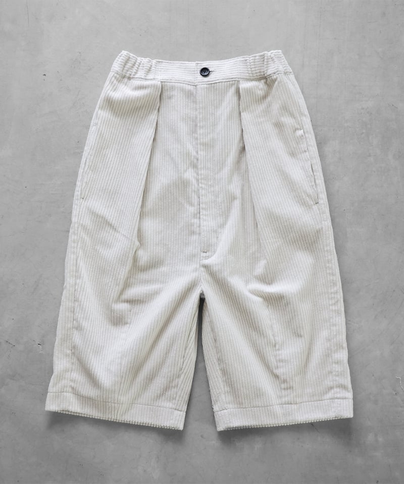 HUIS | シャトルコーデュロイ8分丈パンツ（極太畝・オフホワイト