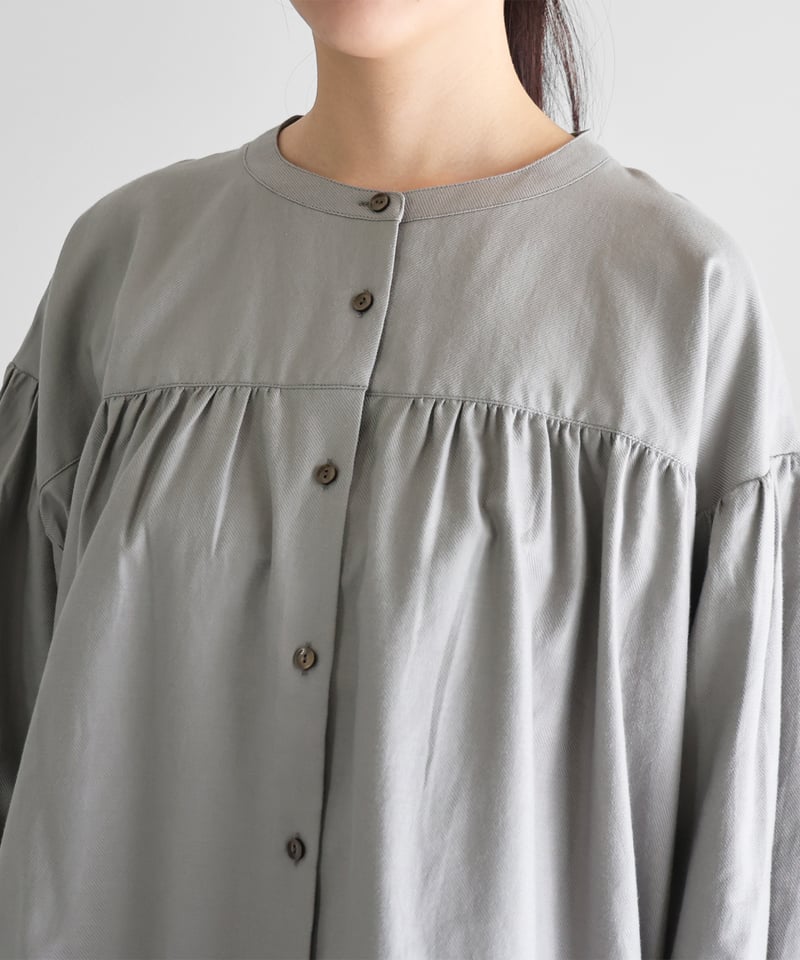 HUIS |フランス綾ギャザーブラウス（アッシュグレー）【レディス】U116