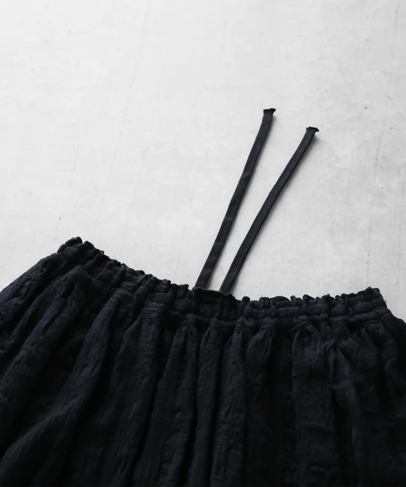 HUIS | “HUIS×尾州”縮絨綿ウールガーゼロングスカート（ブラック