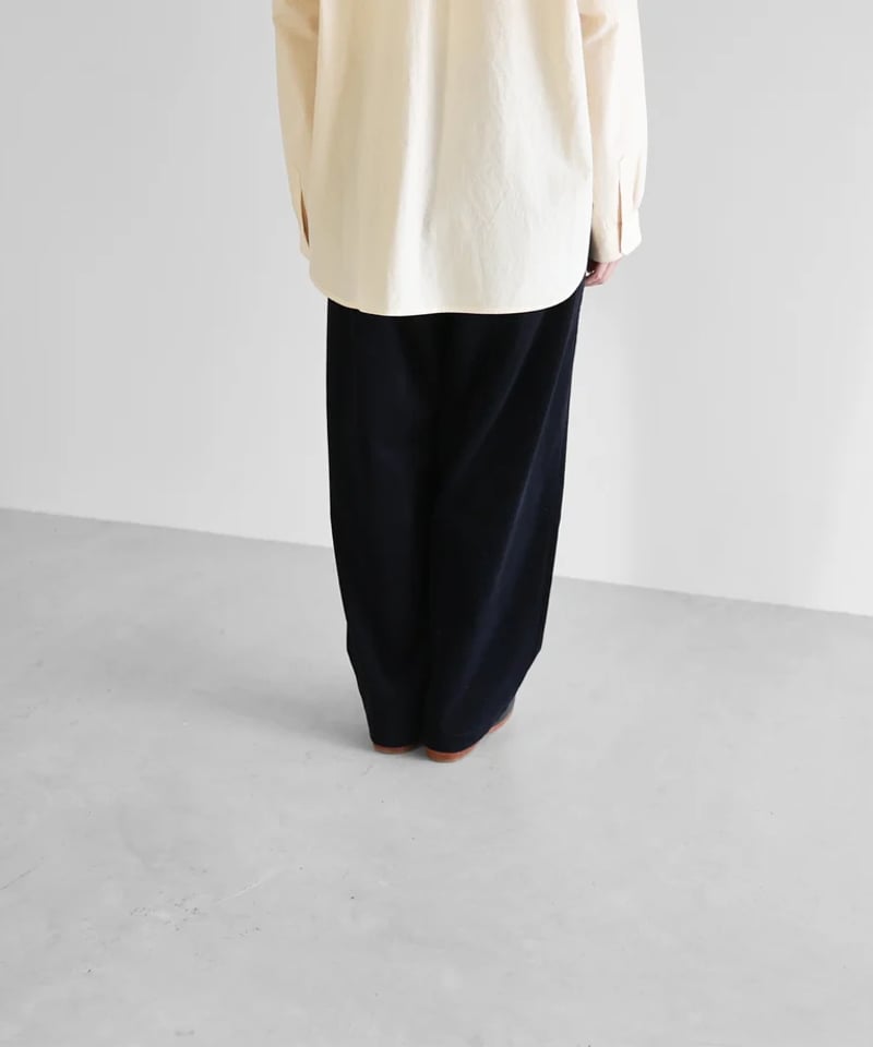 HUIS | 極細畝コーデュロイワイドパンツ（極細畝・ダークネイビー