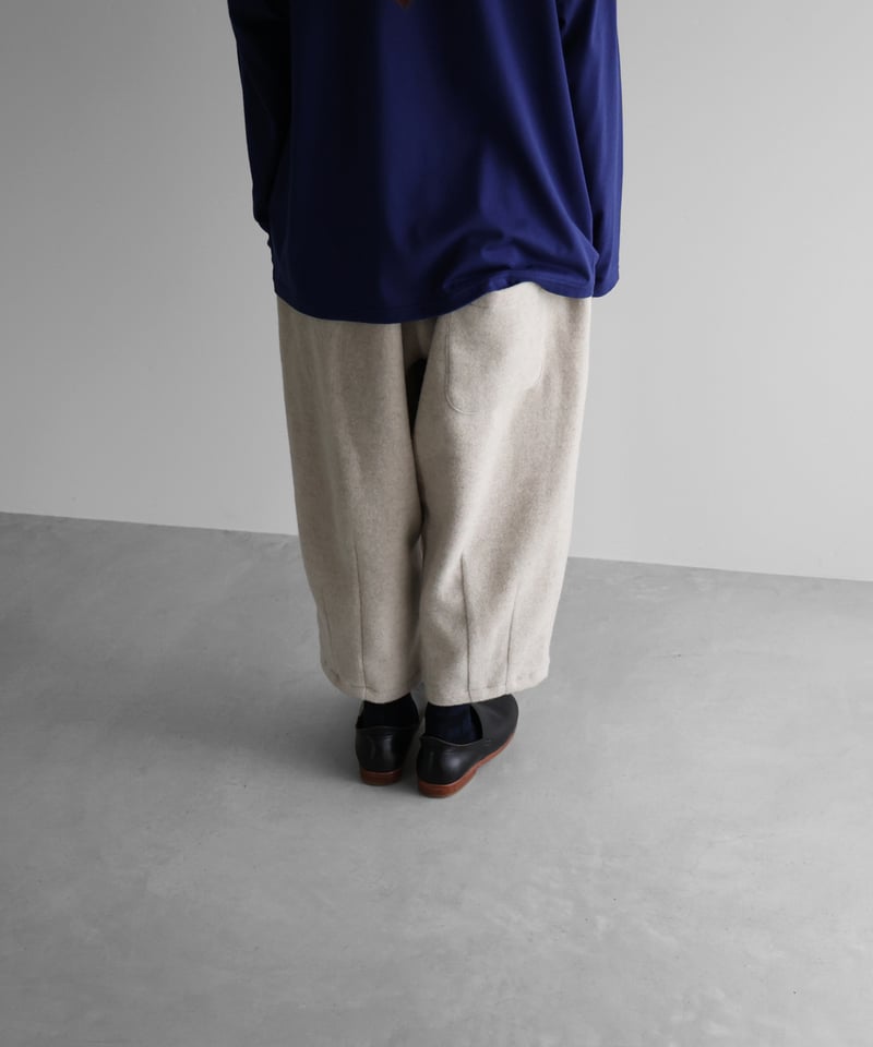 HUIS×尾州”縮絨ウールフランネルバルーンパンツ(グレージュ HUIS×尾州”縮絨ウールフランネルバルーンパンツ(グレージュ