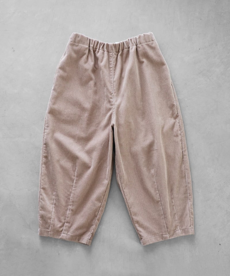 HUIS |シャトルコーデュロイバルーンパンツ（太畝・ピンクベージュ