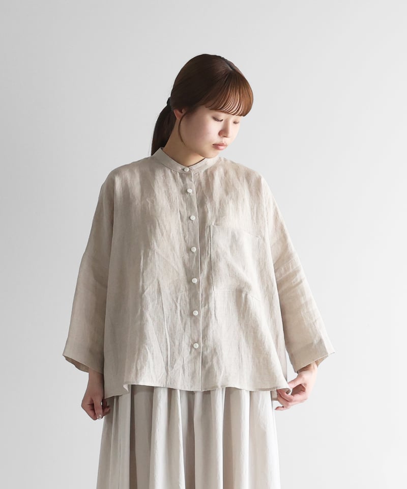 HUIS |8分袖シャトルリネンライトバンドカラーブラウス（きなり