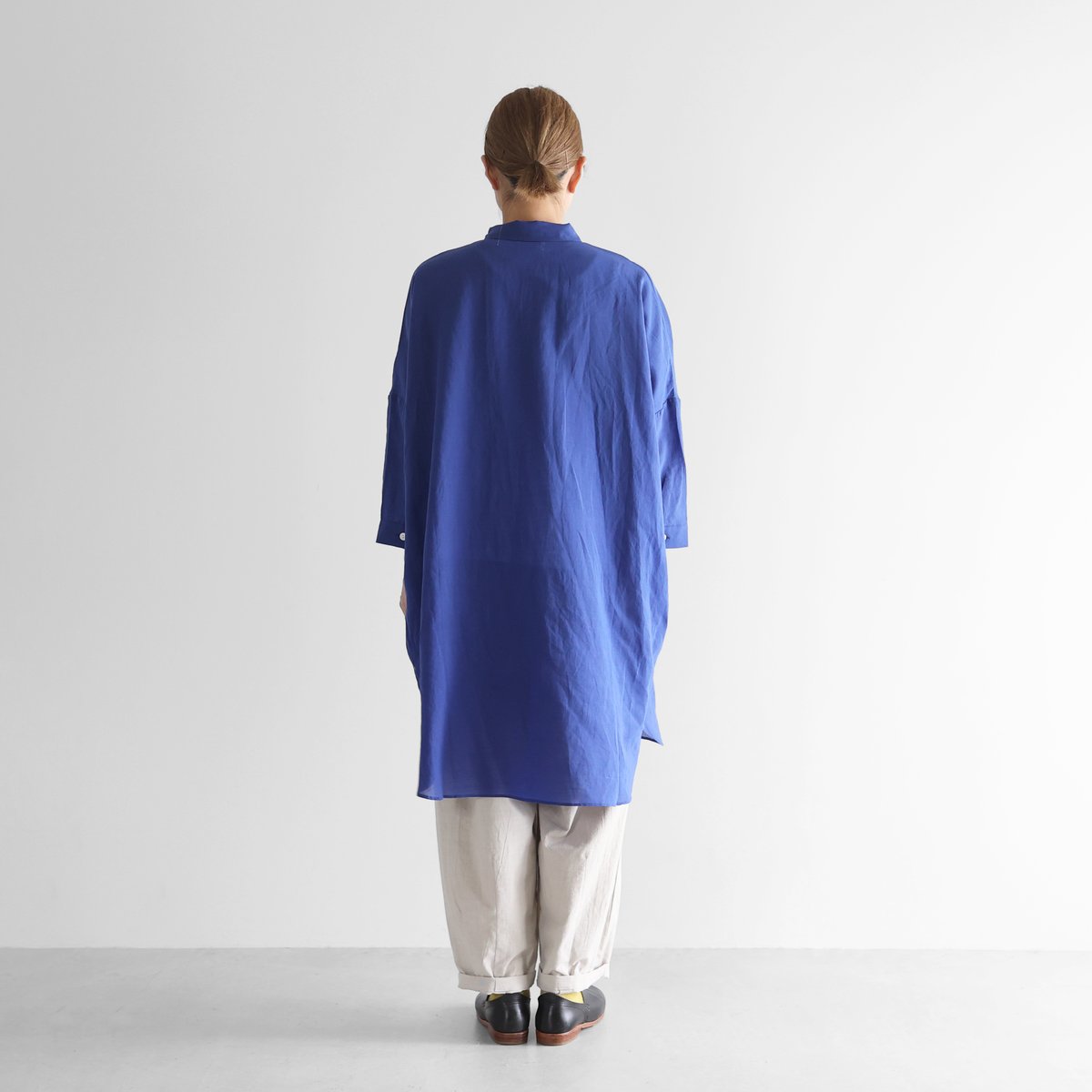 HUIS |（限定生産）極細コットンラミーコットンロングシャツ（マリン
