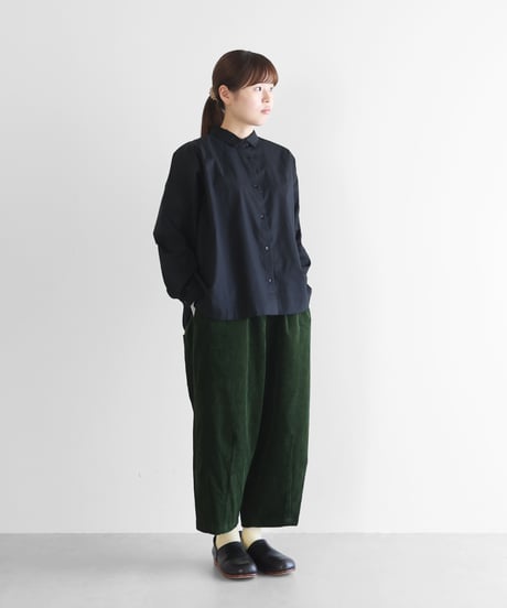HUIS |シャトルコーデュロイバルーンパンツ（太畝・エバーグリーン）【ユニセックス】 506