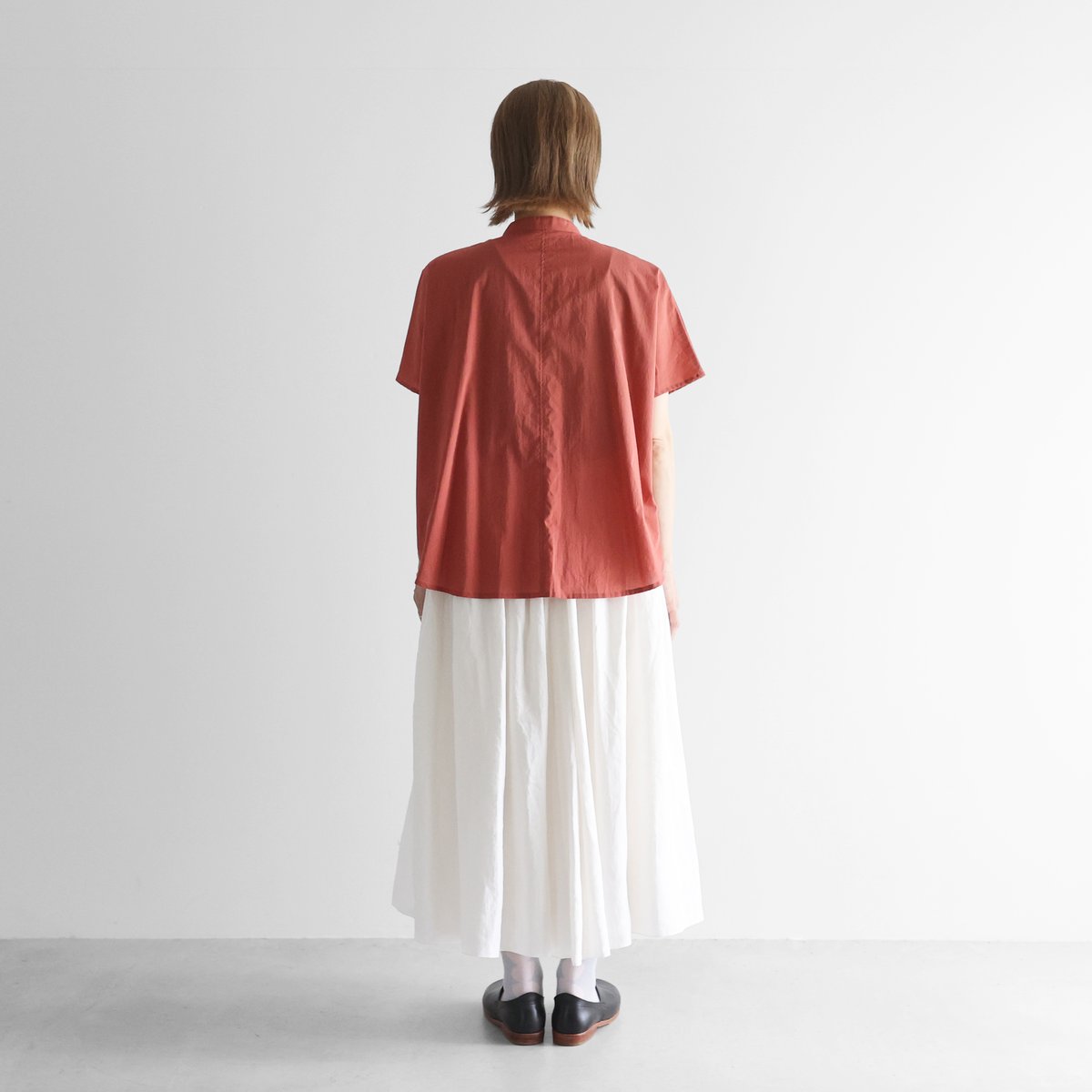 HUIS |ゆるふわコットンバンドカラー半袖ワイドブラウス