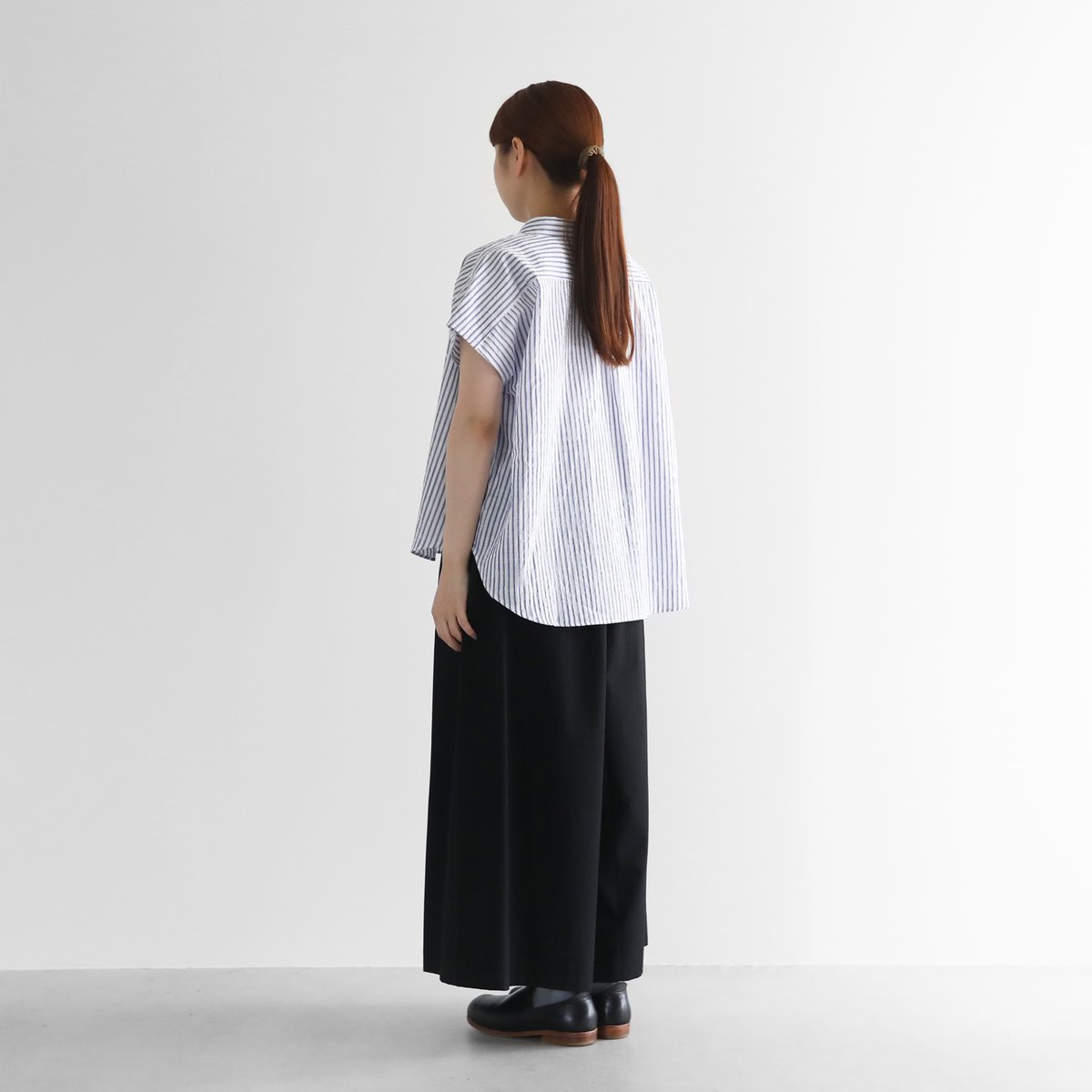 HUIS |空羽コードレーンフレンチスリーブワイドブラウス（ブルー