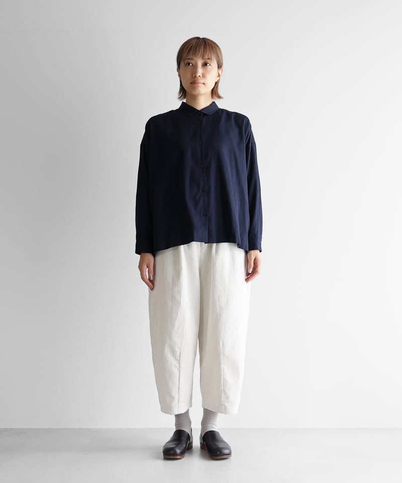 HUIS | シャトルコーデュロイバルーンパンツ(極太畝・オフ HUIS | シャトルコーデュロイバルーンパンツ(極太畝・オフ