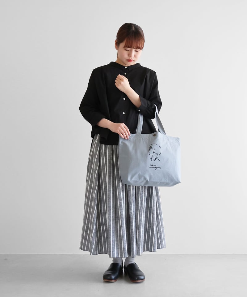 HUIS |“山口一郎×HUIS”限定トートバッグ【girl 女の子】（ブルーグレー