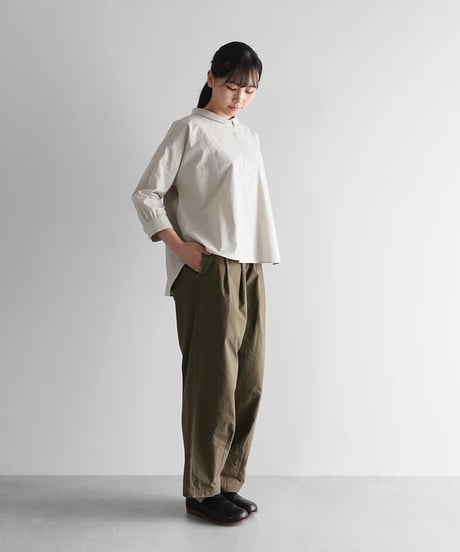 HUIS | バフクロスワイドパンツ（オリーブドラブ）【ユニセックス】504