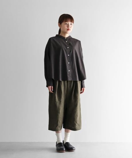HUIS | シャトルリネン8分丈パンツ（ダークオリーブ）【ユニセックス】503