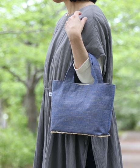 絲佳 | 籐と布を組み合わせた手提げバッグ（会津木綿）銀青