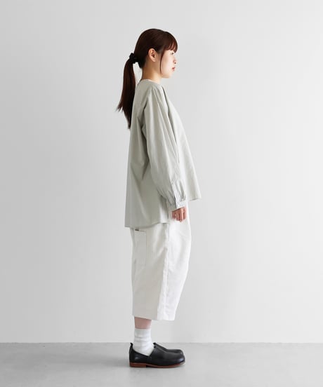 HUIS | シャトルコーデュロイ8分丈パンツ（極太畝・オフホワイト）【ユニセックス】503