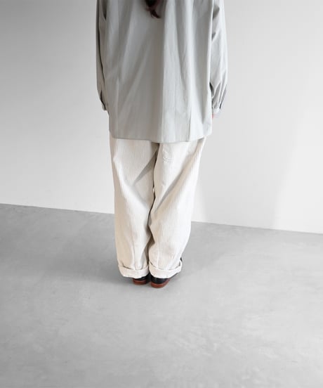 HUIS |シャトルコーデュロイバルーンパンツロング（極太畝・オフホワイト）【ユニセックス】506L