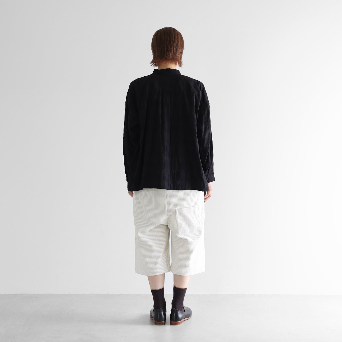 HUIS | シャトルコーデュロイ8分丈パンツ（極太畝・オフホワイト