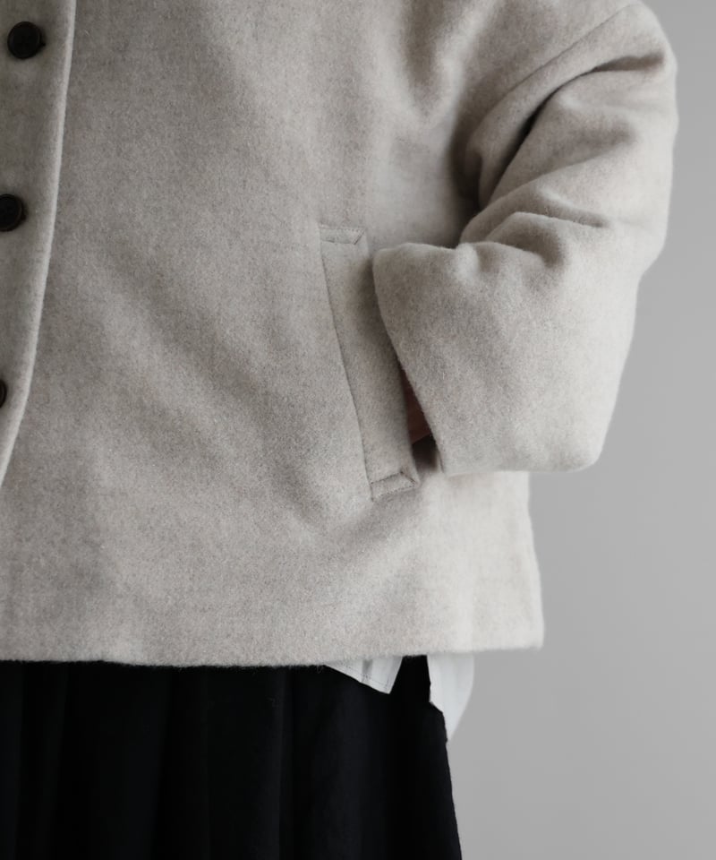 HUIS×尾州”縮絨ウールフランネルワイドショートコート（グレージュ