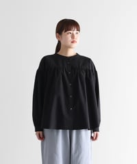 HUIS |オーガニックコットンギャザーブラウス（ブラック）【レディス】U116