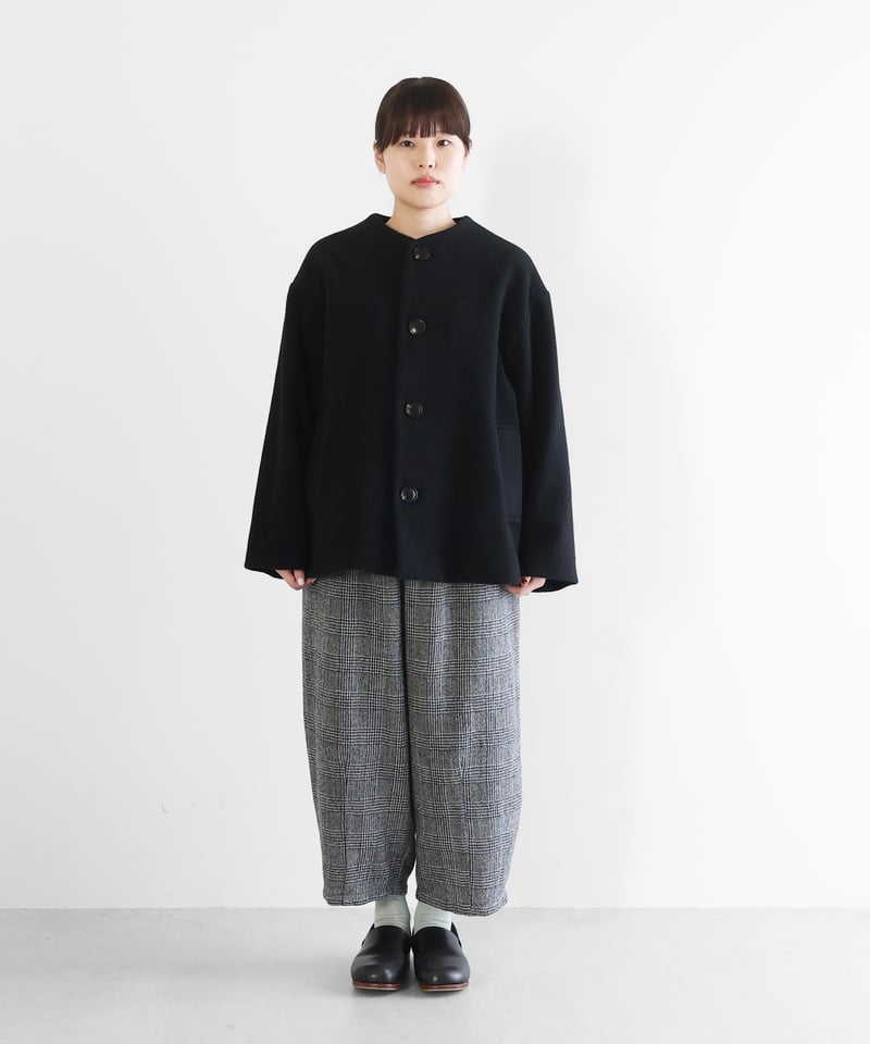 HUIS×尾州　縮絨ウールフランネルノーカラーショートコート（ブラック） HUIS | “HUIS×尾州”縮絨ウールフランネルノーカラーショートコート