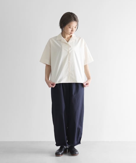 HUIS |［金子敦子さんコラボ］すっぴんシャツ（キナリ）【レディス】U028