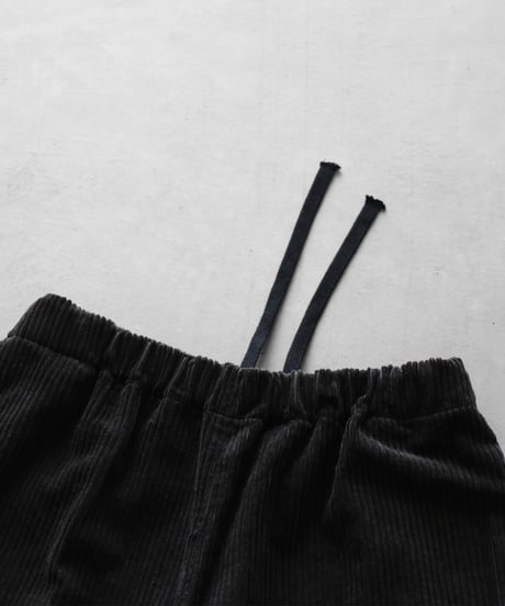 HUIS | 綿麻コーデュロイバルーンパンツ（太畝・ダークグレー）【ユニセックス】 506
