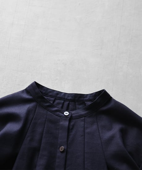 HUIS | フランス綾タックブラウス（ダークネイビー）【レディス】U113