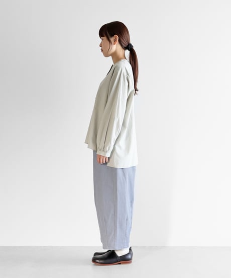 HUIS | シャトルコーデュロイバルーンパンツ（細畝・ブルーグレー）【ユニセックス】506
