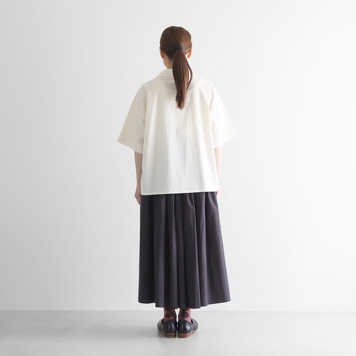 HUIS |［金子敦子さんコラボ］すっぴんシャツ（キナリ）【レディス