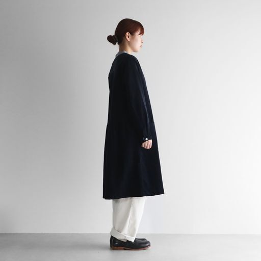 HUIS./遠州織物 シャトルコーデュロイワンピース（太畝・ブラック