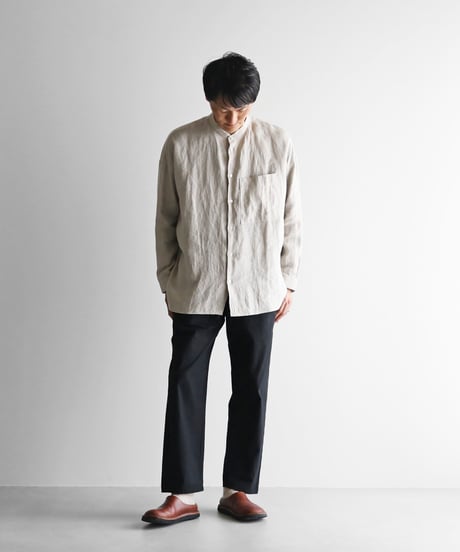 HUIS |シャトルリネンバンドカラーオーバーシャツ（きなり）【ユニセックス】015