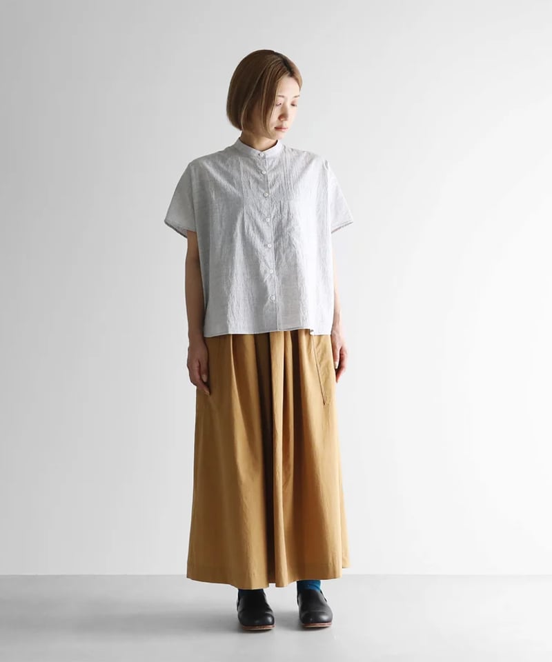 HUIS |コードレーンバンドカラー半袖ワイドブラウス （トップ糸グレー