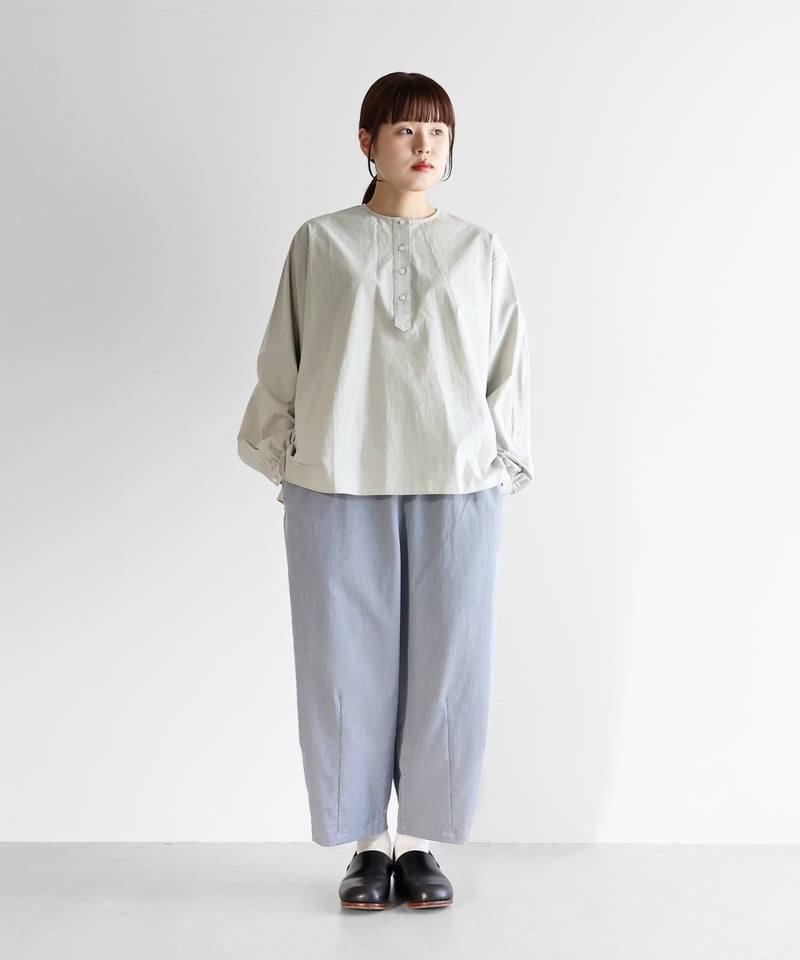HUIS | シャトルコーデュロイバルーンパンツ（細畝・ブルー