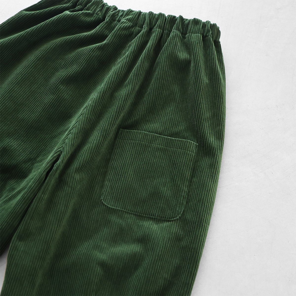 HUIS |シャトルコーデュロイバルーンパンツ（太畝・エバーグリーン