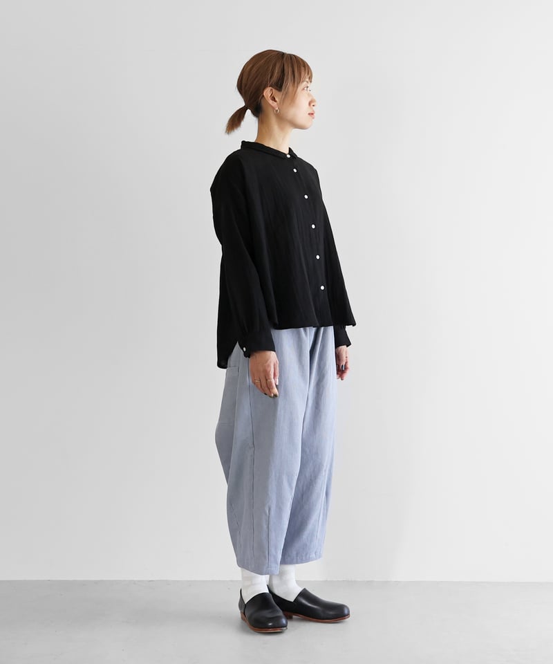 HUIS | シャトルコーデュロイバルーンパンツ（細畝・ブルー