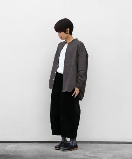 HUIS | スヴィンオックスフォードバンドカラーオーバーシャツ（チャコールグレー）【ユニセックス】015