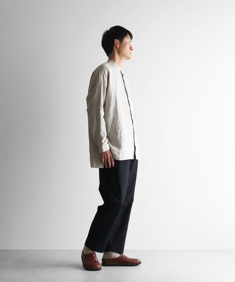 HUIS |シャトルリネンバンドカラーオーバーシャツ（きなり）【ユニセックス】015
