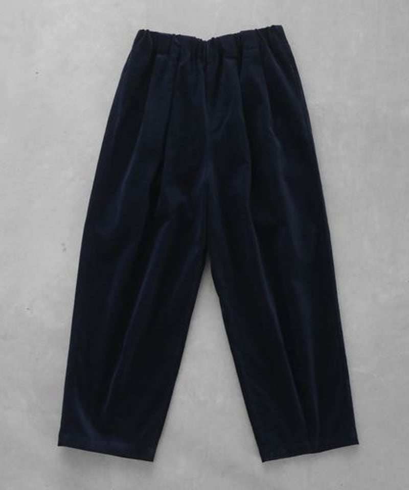 HUIS | シャトルコーデュロイワイドパンツ（細畝・ダークネイビー