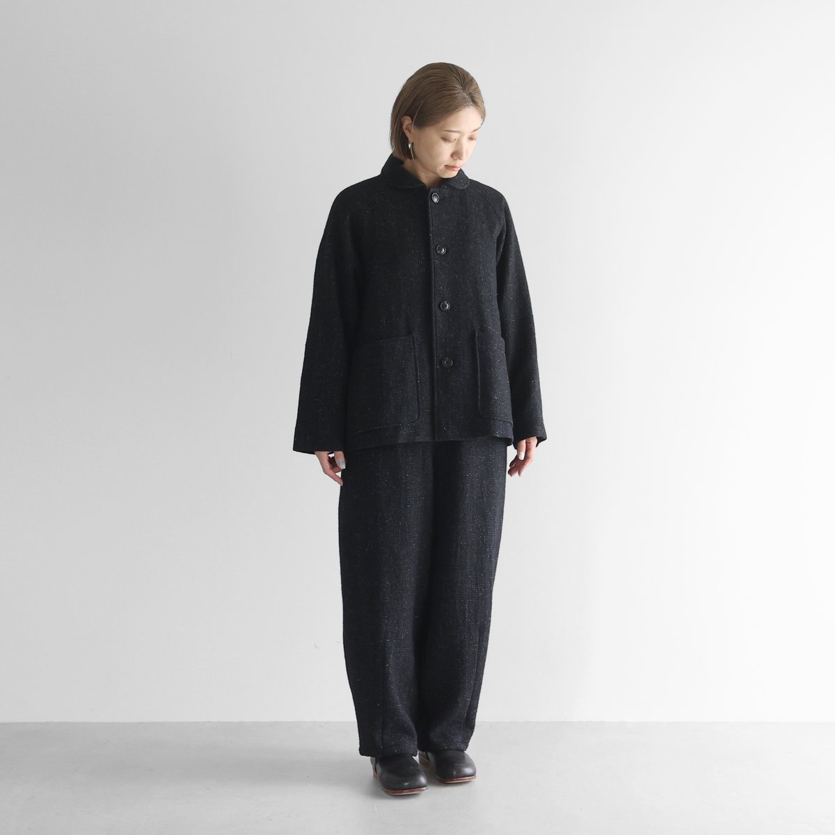 HUIS | “HUIS×尾州”縮絨リネンウールショートコート（ブラック）【ユニ
