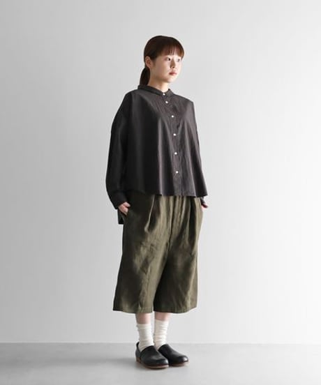 HUIS | シャトルリネン8分丈パンツ（ダークオリーブ）【ユニセックス】503